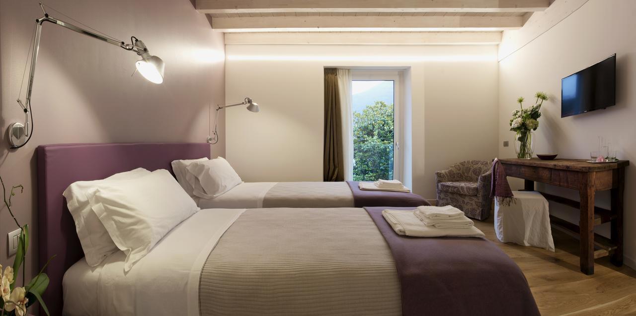 Manzoni 124 Bed&Relax Bed & Breakfast Esine Exterior photo