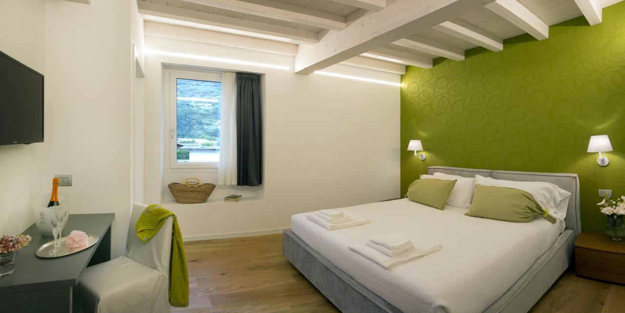 Manzoni 124 Bed&Relax Bed & Breakfast Esine Exterior photo